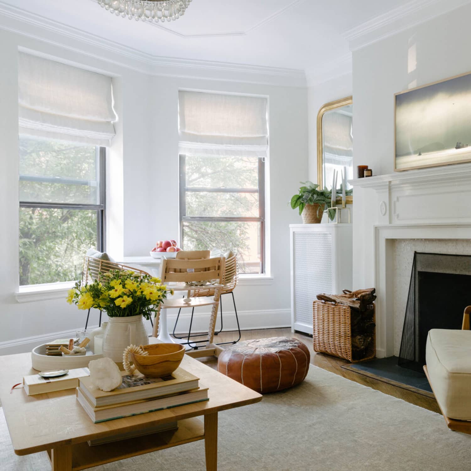 Design ideas how to decorate an angled wall in living room like a pro